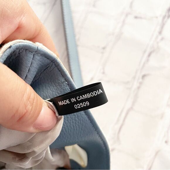 DKNY Ivory Cream and Blue Trims Lace Bow Front Bucket Style Crossbody Purse Bag - Picture 13 of 14